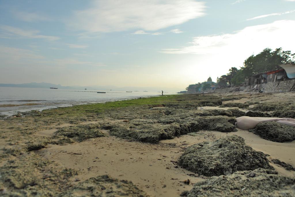 Hotel On The Rock Kupang  Exteriör bild